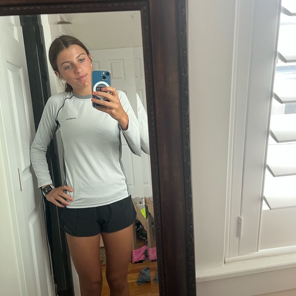 Girls Patagonia Rashguard - Picture 3 of 4